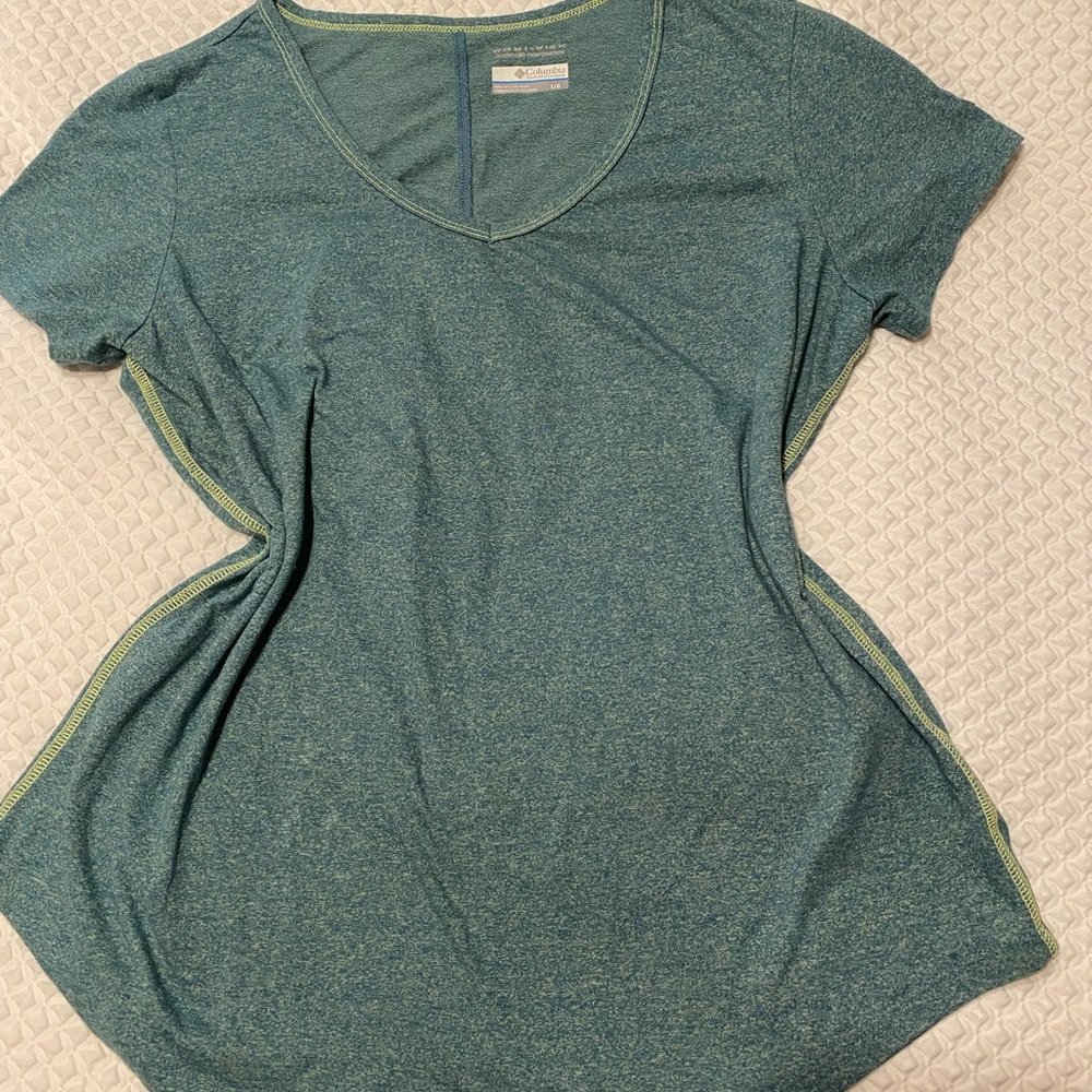 Columbia active shirt green